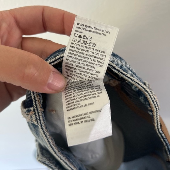 American Eagle Stretch‎ Rolled Cuff Crossover Distressed Denim Mom Short Size 10 - Picture 8 of 8